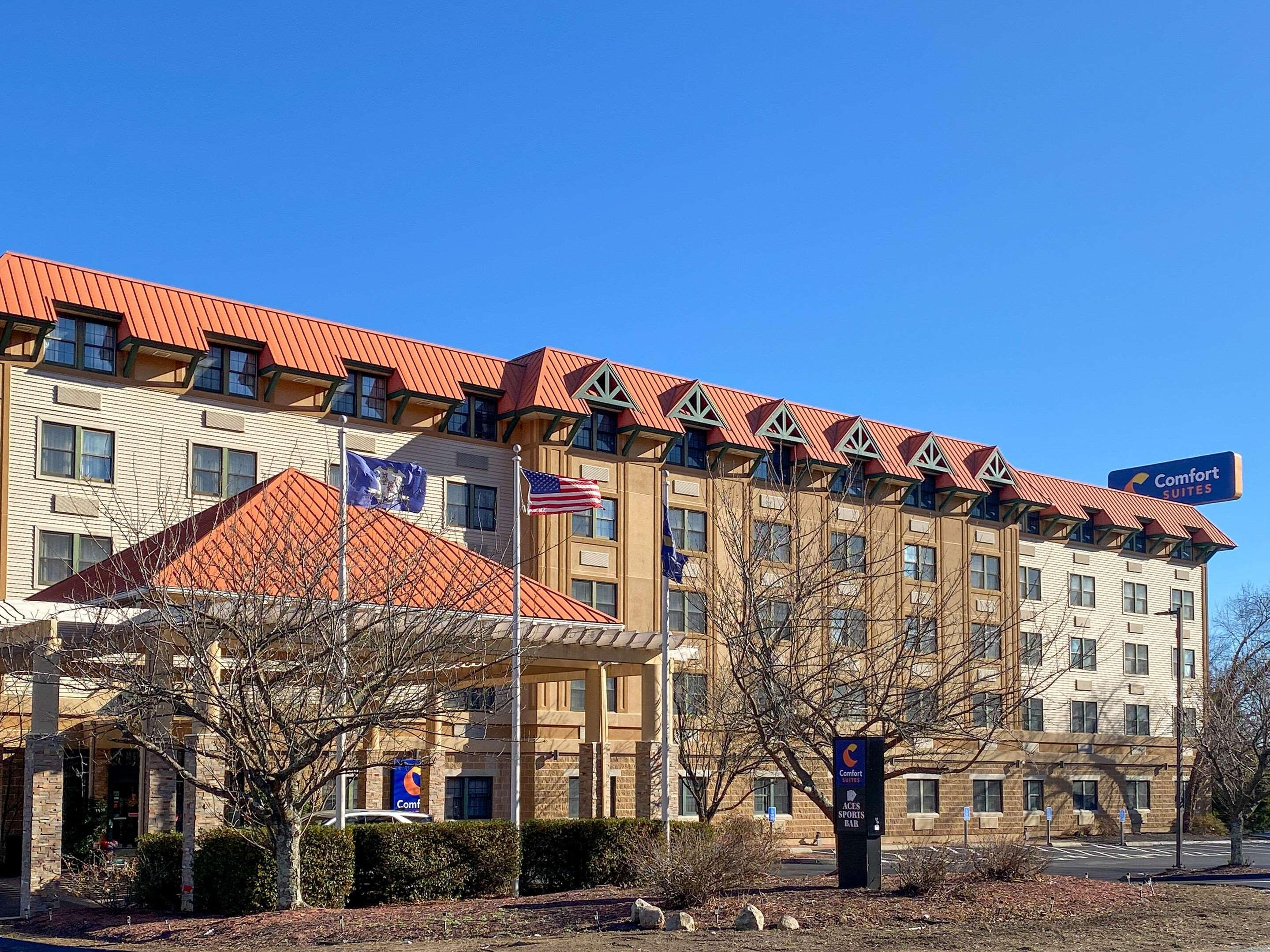 Comfort Suites Near Casinos Norwich Exterior photo